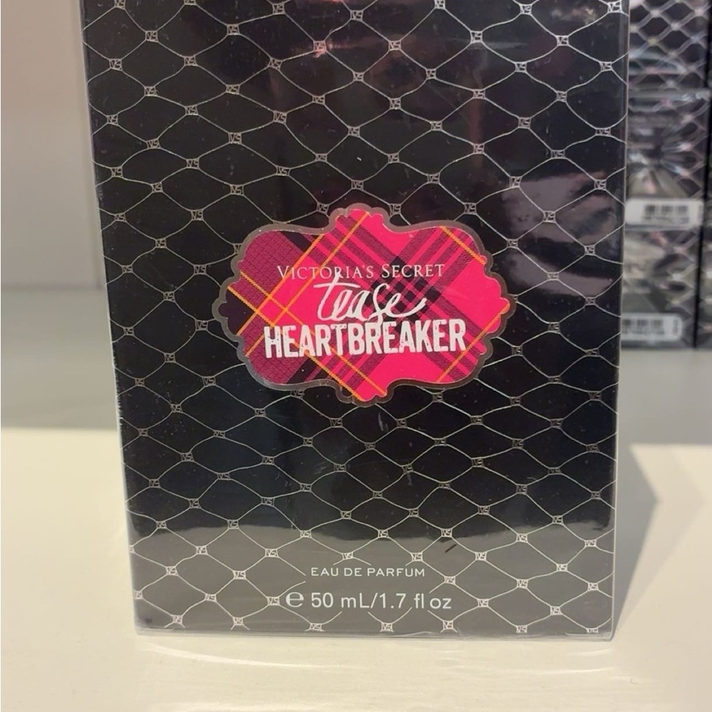 Victoria's Secret Black Eau de Parfum - Picture 3 of 6